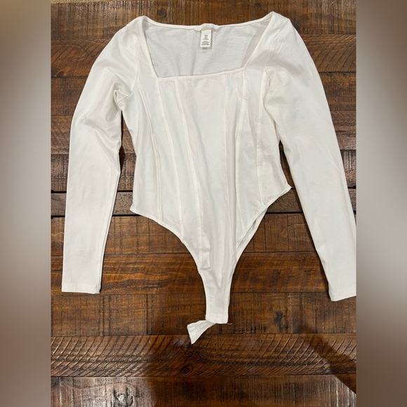 H&M White Long Sleeve Bodysuit - Picture 1 of 2